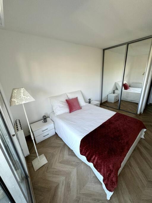 Appartement Neuf Avec Balcon Et Parking Prive Caen Buitenkant foto